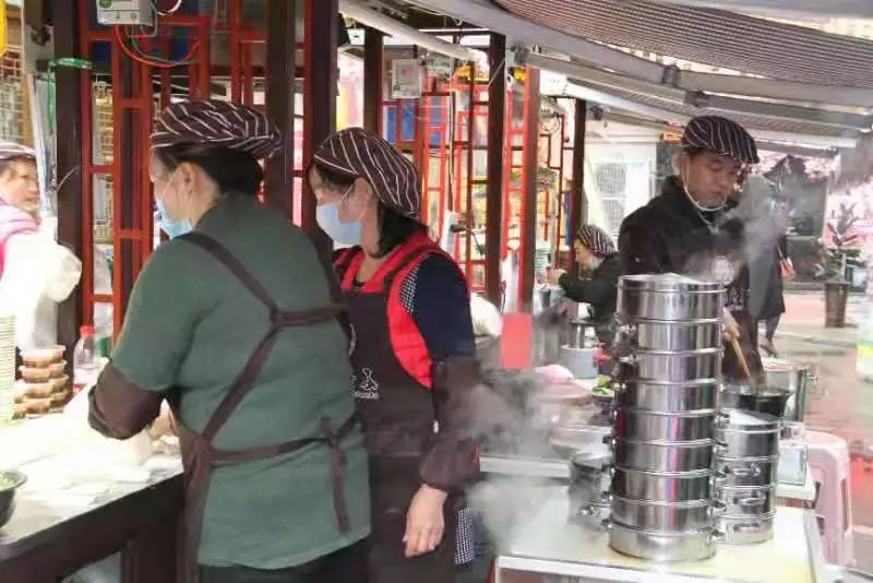 杨义最新动态揭秘，小巷深处的独特风味探秘之旅